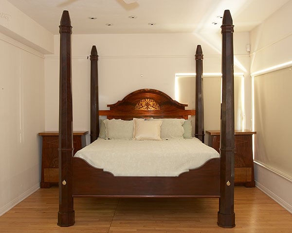 Four Poster Bed by W. Edwards — view 1