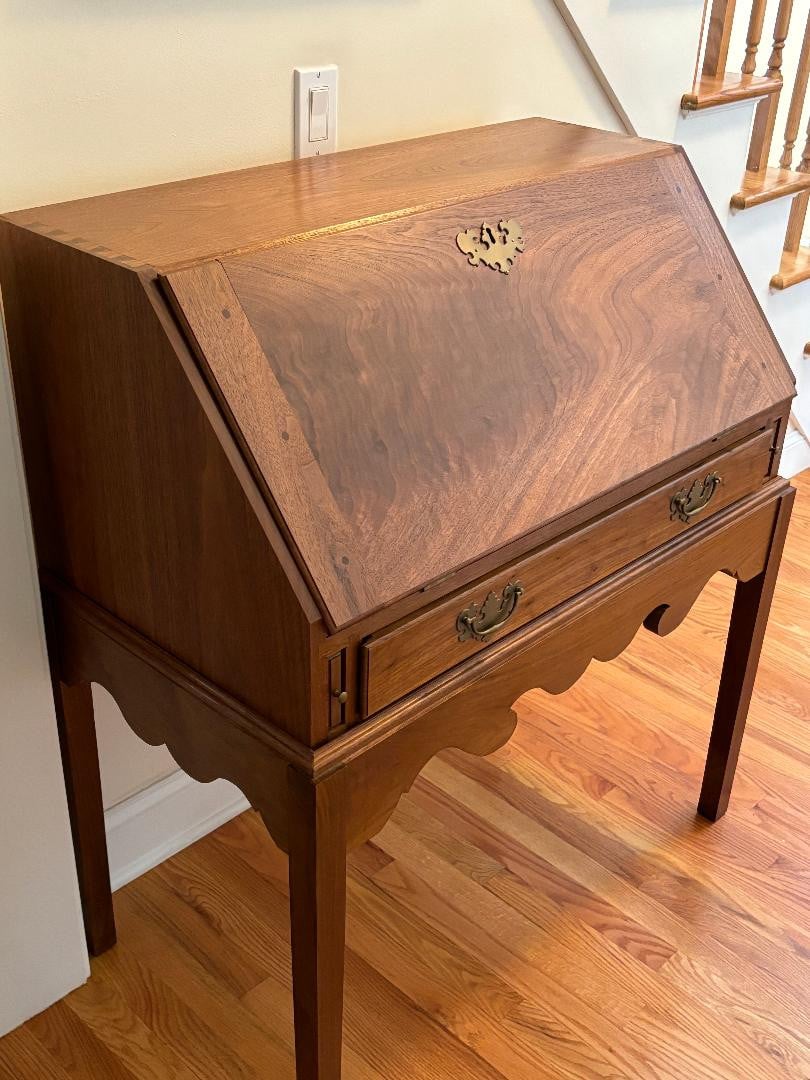 New Hampshire Desk on Frame — view 1